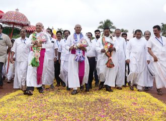 കൂട്ടായ്മയാണ് സഭയുടെ അടിത്തറ: മാര്‍ ആന്‍ഡ്രൂസ് താഴത്ത്