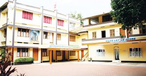 ആരാധനയുടെ 40 വര്‍ഷങ്ങള്‍