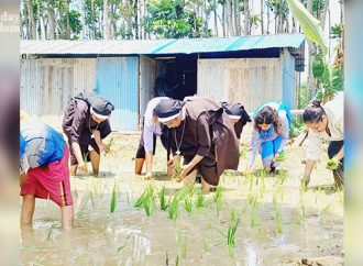 ഇരുകൈയും നീട്ടി നേപ്പാള്‍…