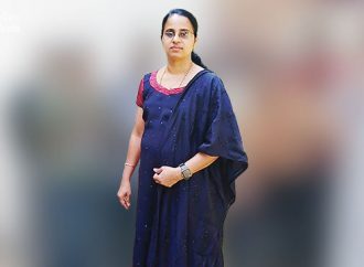 കുരുന്നുകള്‍ക്ക്  കരുതലായ ടീച്ചര്‍