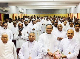 മഹത്വം തിരിച്ചറിയുന്നവര്‍ പരസ്പരം ആദരിക്കും: മാര്‍ തോമസ് തറയില്‍