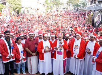 നഗരത്തിന് പുതുമയുള്ള കാഴ്ചകളുമായി കോഴിക്കോട് രൂപതയുടെ മഹാക്രിസ്മസ് ഘോഷയാത്ര