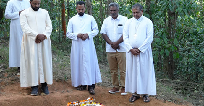 രാധയുടെ കുടുംബത്തിന് പിന്തുണ: ബിഷപ് ജോസ് പൊരുന്നേടം