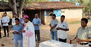ജാര്‍ഖണ്ഡിലെ  ആദിവാസി കുട്ടികള്‍ക്കായുള്ള  ഹോസ്റ്റലിന്റെ ശിലാസ്ഥാപനം  ബിഷപ്പ് നിര്‍വഹിച്ചു