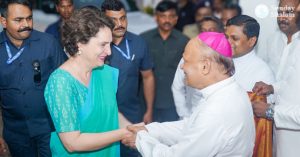 കോഴിക്കോട് അതിരൂപതാധ്യക്ഷന്‍ ഡോ. വര്‍ഗീസ് ചക്കാലയ്ക്കലിന് ആശംസകളുമായി പ്രിയങ്ക ഗാന്ധി