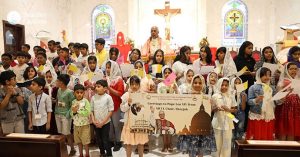 വാഴ്ക വാഴ്ക പാപ്പ;  ഷാര്‍ജയിലെ കുട്ടികള്‍ അവതരിപ്പിച്ച ആശംസാഗാനം ശ്രദ്ധേയമായി