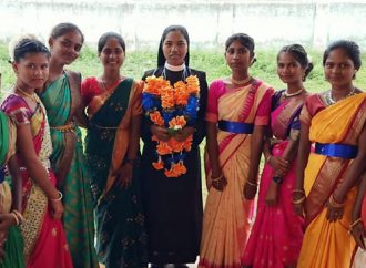 ചന്ദനത്തിര നിര്‍മ്മാണത്തില്‍ നിന്ന് സന്യാസത്തിലേക്ക്