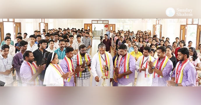 യുവജനങ്ങള്‍ മാറ്റത്തിനൊപ്പം സഞ്ചരിക്കണം.