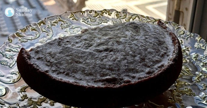 വിശുദ്ധ അഗസ്റ്റിന്റെ പാചകക്കുറിപ്പിൽ തയ്യാറാക്കിയ കേക്ക് പാപ്പായ്ക്ക് സമ്മാനിച്ചു