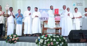 മൂന്നു മണിക്കൂര്‍കൊണ്ട് സമ്പൂര്‍ണ ബൈബിള്‍ പകര്‍ത്തി എഴുതി; അപൂര്‍വ നേട്ടവുമായി ഹോളിമാഗി ഇടവക