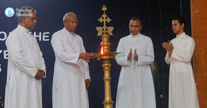 വൈദികര് വിശ്വസ്തതയുടെ മനുഷ്യരായിരിക്കണം: മാര് ആന്ഡ്രൂസ് താഴത്ത്.