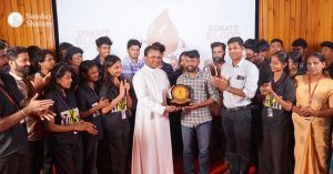 രക്തദാനത്തിലൂടെ ജീവനാണ് പങ്കുവച്ചു നല്‍കുന്നത്