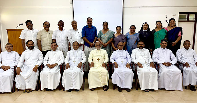 ജീവിത ശോഷണത്തിന്റെ കാലഘട്ടത്തില്‍ അല്മായര്‍ക്കായുള്ള സിനഡല്‍ കമ്മീഷന്റെ പ്രവര്‍ത്തനങ്ങള്‍ പ്രസക്തം: