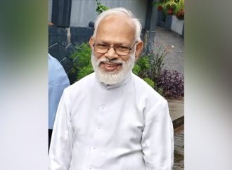 ഞങ്ങളുടെ തൊട്ടപ്പുറത്തെ മൈക്കിളച്ചന്‍