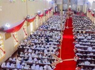 നൈജീരിയയില്‍ ഒരു ദിവ്യബലിക്കിടെ സ്ഥൈര്യലേപനം സ്വീകരിച്ചത് ഏകദേശം ആയിരമാളുകള്‍