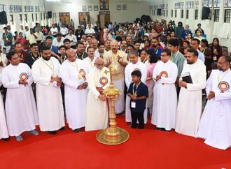 പ്രവാസികള്‍ സഭയോട് ചേര്‍ന്നു പ്രവര്‍ത്തിക്കണം: മാര്‍ തട്ടില്‍