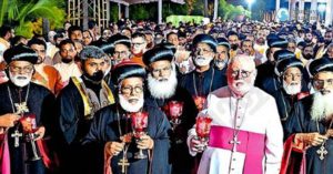 ധന്യന്‍ മാര്‍ ഈവാനിയോസ് ഓര്‍മപ്പെരുന്നാള്‍; മെഴുകുതിരി പ്രദക്ഷിണം വിശ്വാസിസംഗമമായി