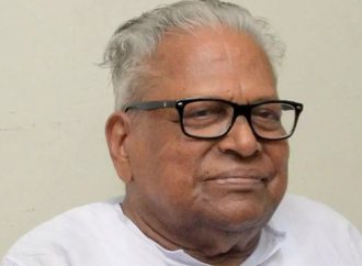 വി.എസ് അച്യുതാനന്ദന്‍ സാധാരണക്കാരുടെ നേതാവ്: മാര്‍ റാഫേല്‍ തട്ടില്‍