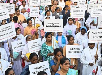 വിജയവാഡയില്‍ മെഴുകുതിരി റാലിക്കുനേരെ  പോലീസ് അതിക്രമം
