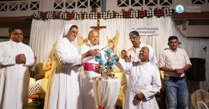 ആര്‍ച്ചുബിഷപ് ഡോ. വര്‍ഗീസ് ചക്കാലയ്ക്കലിനും വെനേര്‍നി സുപ്പീരിയര്‍ ജനറലിനും ജനറല്‍ കൗണ്‍സിലറിനും ചെറുവണ്ണൂരിന്റെ സ്‌നേഹാദരം