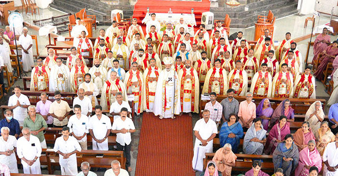 മാതാപിതാക്കളുടെ വിശ്വാസമാണ് സമര്‍പ്പിതജീവിതത്തിന്റെ അടിത്തറ: മാര്‍ ഇഞ്ചനാനിയില്‍