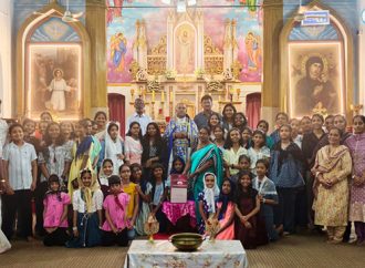 വചനവര്‍ഷത്തില്‍ സമ്പൂര്‍ണ ബൈബിള്‍ കയ്യെഴുത്തുപ്രതിയുമായി ഒരു ഇടവക