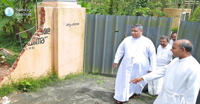 മാര്‍ത്തോമാ ഭവന്‍ ഭൂമി അതിക്രമം; മാര്‍ പാംപ്ലാനി സ്ഥലം സന്ദര്‍ശിച്ചു