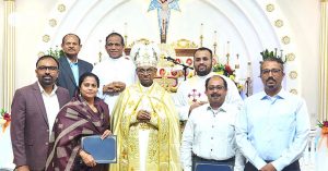 ചിക്കാഗോ രൂപതയിലെ ഒമ്പത് അല്മായര്‍ക്ക് ദൈവശാസ്ത്രത്തില്‍ ഡിപ്ലോമ; മാര്‍ അങ്ങാടിയത്ത് സര്‍ട്ടിഫിക്കറ്റുകള്‍ സമ്മാനിച്ചു