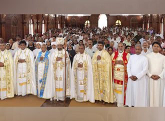 കുടുംബ ബന്ധങ്ങളുടെ കെട്ടുറപ്പാണ് സമൂഹത്തിന്റെ കരുത്ത്