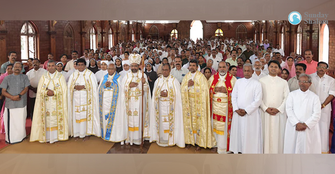 കുടുംബ ബന്ധങ്ങളുടെ കെട്ടുറപ്പാണ് സമൂഹത്തിന്റെ കരുത്ത്