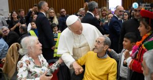 സഭ ദരിദ്രരുടെ മാതാവാണെന്ന് ലിയോ 14-ാമന് പാപ്പ; ദരിദ്രര്ക്കായുള്ള ആഗോളദിനത്തില് 1300 ദരിദ്രരോടൊപ്പം പാപ്പയുടെ ഉച്ചഭക്ഷണം