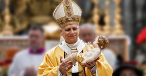 ഉണ്ണീശോയിലൂടെ ദൈവം ലോകത്തിന് പുതുജീവന്‍ നല്‍കുന്നു; ക്രിസ്മസ് ദിവ്യബലിയില്‍ മാര്‍പാപ്പ