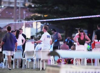 ഓസ്ട്രേലിയന് ബീച്ചിലെ ഭീകരാക്രമണം: അഗാധ ദുഃഖവും ‘നീതിയുക്തമായ’ കോപവും പ്രകടിപ്പിച്ച് ആര്ച്ചുബിഷപ് ആന്റണി ഫിഷര്