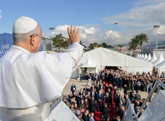 ‘വിവ ഇല്‍ പാപ്പ’ വിളികളാല്‍ മുഖരിതമായി ബെയ്‌റൂട്ട്; ലബനനെ ഹൃദയത്തിലേറ്റി പാപ്പയുടെ മടക്കം