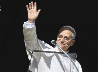 സുവിശേഷമൂല്യങ്ങളെ വിലമതിക്കുകയും ഭവനങ്ങളിലെ സ്‌നേഹത്തിന്റെ ജ്വാല സംരക്ഷിക്കുകയും ചെയ്യുക ലിയോ 14-ാമന്‍ മാര്‍പാപ്പ