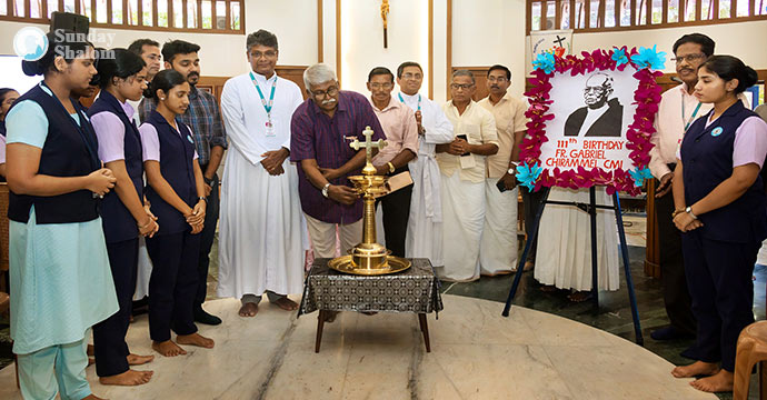 ഫാ. ഗബ്രിയേല് ചിറമേലിന്റെ 111-ാം ജന്മദിനാചരണം; 111 പേര് രക്തം ദാനം ചെയ്തു