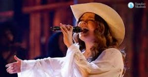 ‘പ്രശസ്തിയേക്കാള് വലുത് ദൈവം’ ഫൈനലിന് മുന്പ് ദൈവത്തിന് മുമ്പില് പ്രകടനവുമായി പ്രശസ്ത റിയാലിറ്റി ഷോ താരം