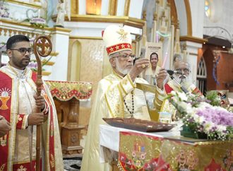 ഉദരത്തിലെ ജീവന്‍ സംരക്ഷിക്കാന്‍ സ്വന്തം ജീവന്‍ ബലി നല്‍കിയ അമ്മയുടെ ജീവിതം പറയുന്ന ‘കനലായൊരമ്മ’ പ്രകാശനം ചെയ്തു