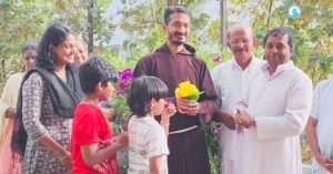 അയര്‍ലണ്ട് സെമിനാരിയില്‍ ചേര്‍ന്ന് പൗരോഹിത്യം സ്വീകരിച്ച പ്രഥമ മലയാളി വൈദികന് സ്വീകരണം നല്‍കി; ഫാ. ആന്റണി വിദേശത്തേക്കു പോയത് എംബിഎ പഠനത്തിനായി