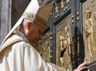 പ്രത്യാശയുടെ ജൂബിലി സമാപിച്ചു  ദൈവാലയങ്ങള്‍ സ്മാരകങ്ങളാകാതെ ജീവനുള്ള വിശ്വാസത്തിന്റെ ഇടങ്ങളാകണം: ലിയോ 14 -ാമന്‍ പാപ്പ