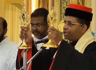 വേഴപ്രാ ദേവാലയത്തില് വിശുദ്ധരുടെ തിരുശേഷിപ്പുകള് സ്ഥാപിച്ചു