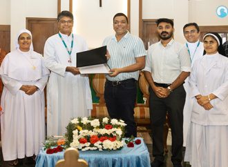 വണ്‍ അമല ബ്ലഡ് ഡൊണേഷന്‍ ചലഞ്ച്; രക്തദാനത്തിന് അമല മോഡല്‍