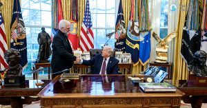 യുഎസ് മെത്രാന്‍സമിതി പ്രസിഡന്റും പ്രസിഡന്റ് ഡൊണാള്‍ഡ് ട്രംപുമായി  വൈറ്റ് ഹൗസില്‍ കൂടിക്കാഴ്ച